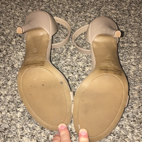 Anne Michelle Nude Heels - Picture 4 of 8